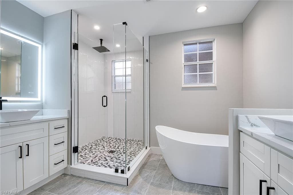 825 Regency Reserve Cir 3701, Naples, FL 34119-11