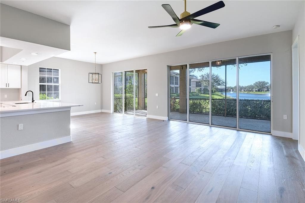 825 Regency Reserve Cir 3701, Naples, FL 34119-4