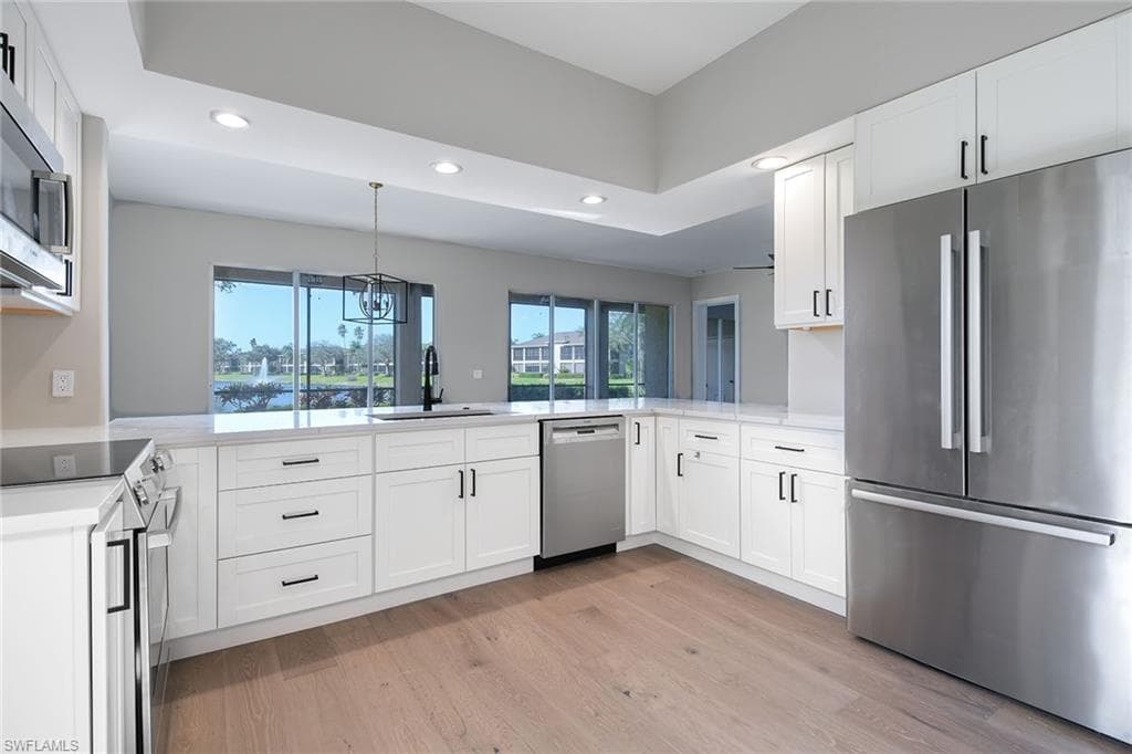 825 Regency Reserve Cir 3701, Naples, FL 34119-8