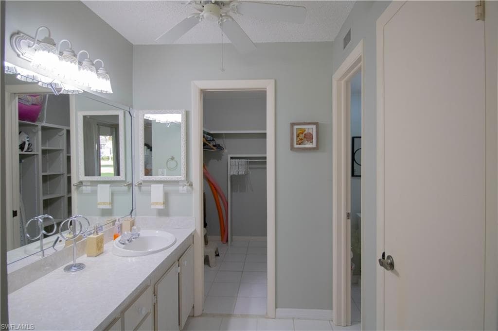 1085 Forest Lakes Dr 8108, Naples, FL 34105-13