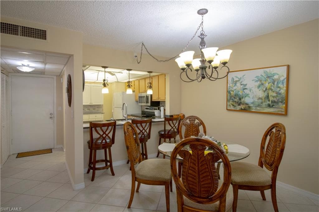 1085 Forest Lakes Dr 8108, Naples, FL 34105-5
