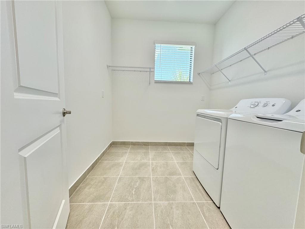 20921 Thistle Leaf Ln, Estero, FL 33928-28