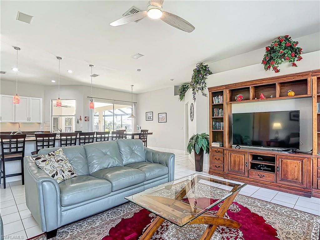 4716 22nd Pl, Cape Coral, FL 33914-15