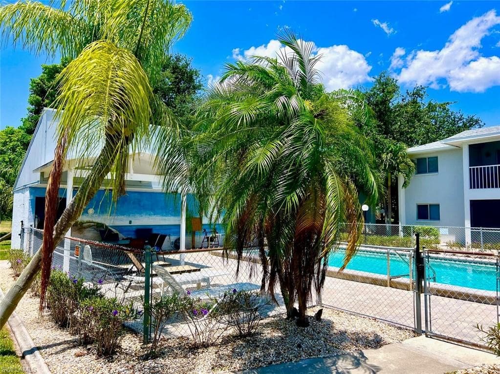 5023 16th Pl 101, Cape Coral, FL 33914-18