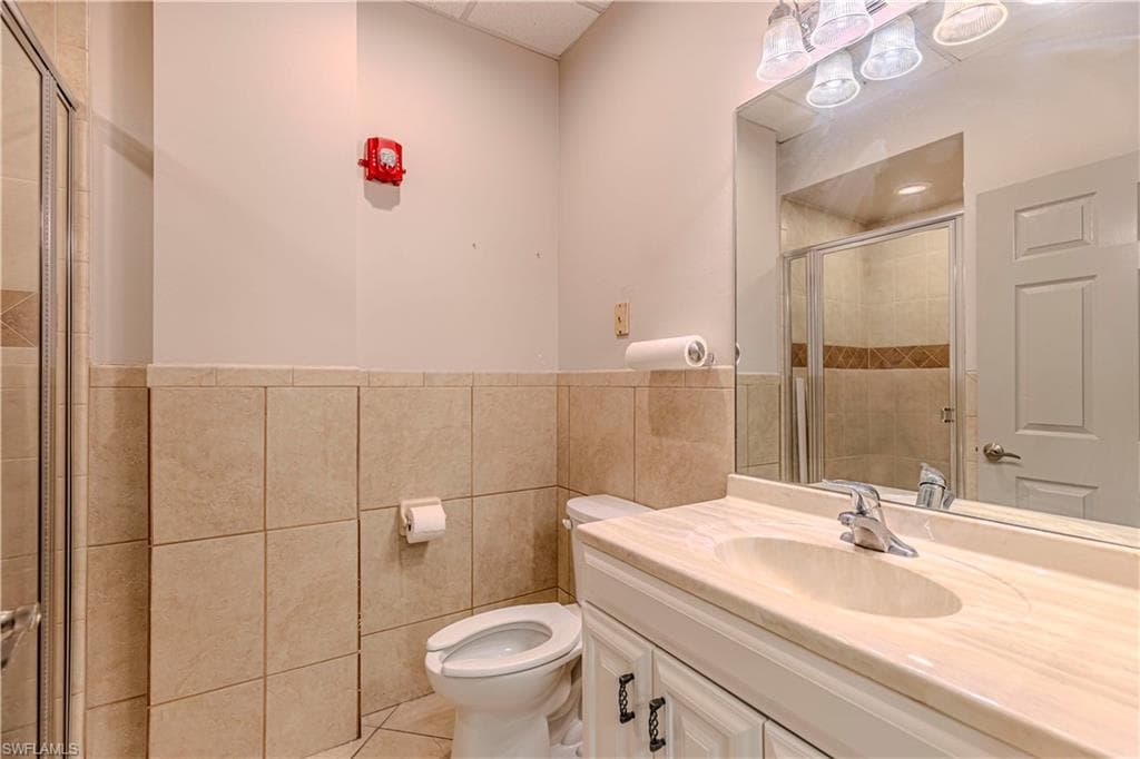 3960 Radio Rd 107, Naples, FL 34104-13