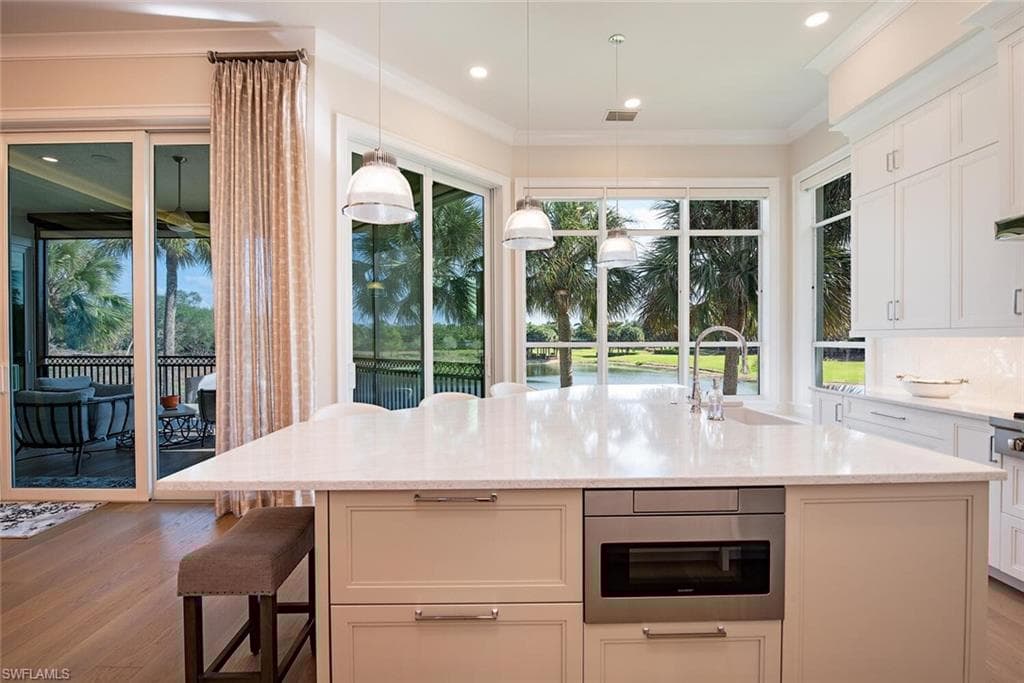 15528 Monterosso Ln 202, Naples, FL 34110-5