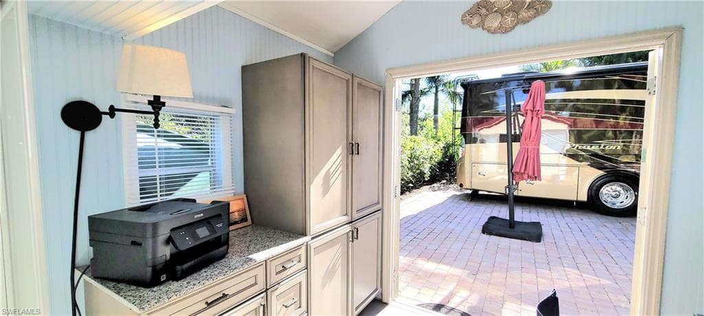 4956 Coach Ln, Naples, FL 34114-10