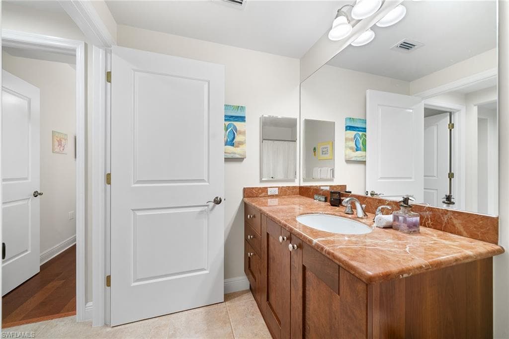 1015 Sandpiper St D105, Naples, FL 34102-22
