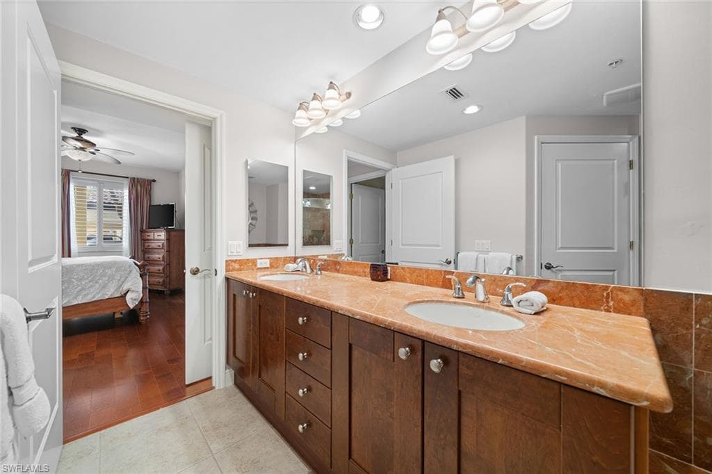 1015 Sandpiper St D105, Naples, FL 34102-30