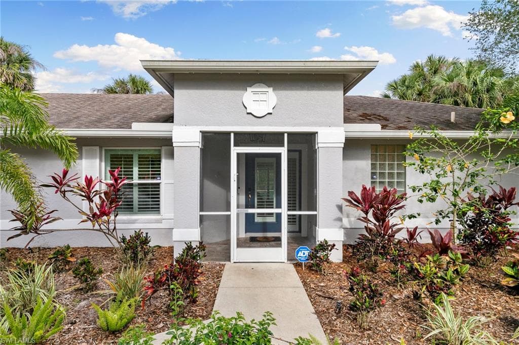 1020 19th St SW, Naples, FL 34117-4