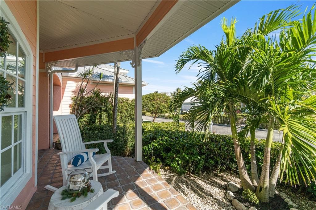 27140 Flamingo Dr, Bonita Springs, FL 34135-9