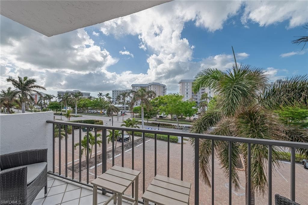 2900 Gulf Shore Blvd N 310, Naples, FL 34103-11