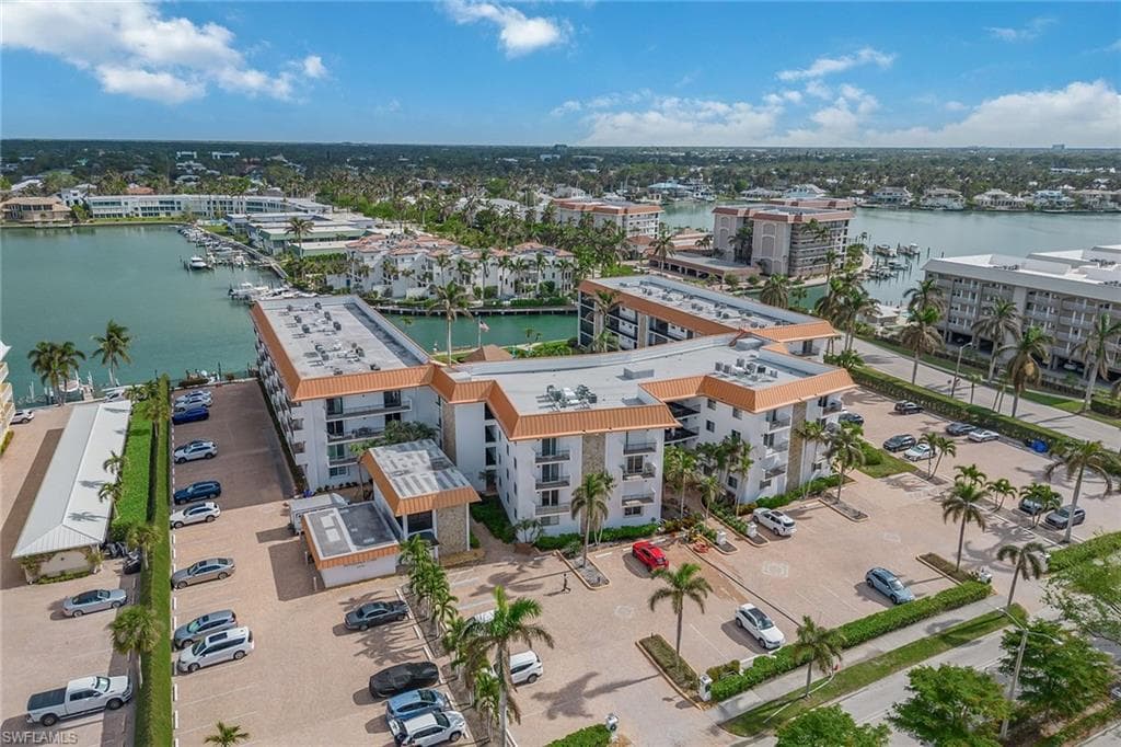 2900 Gulf Shore Blvd N 310, Naples, FL 34103-21