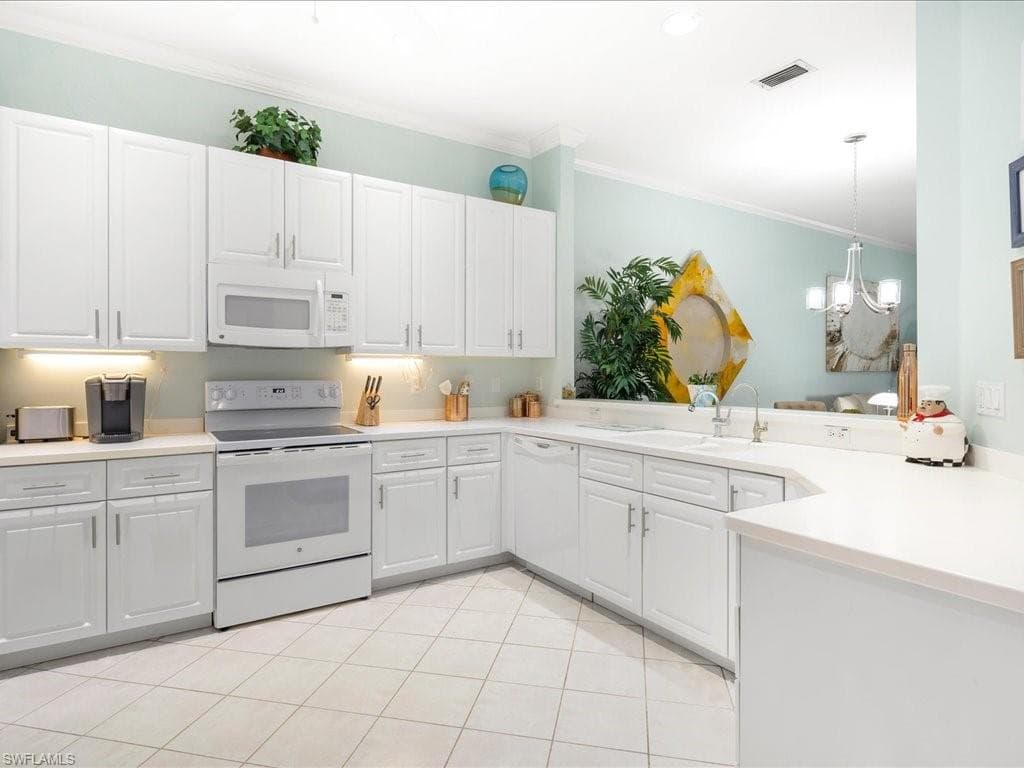 3609 Periwinkle Way, Naples, FL 34114-4
