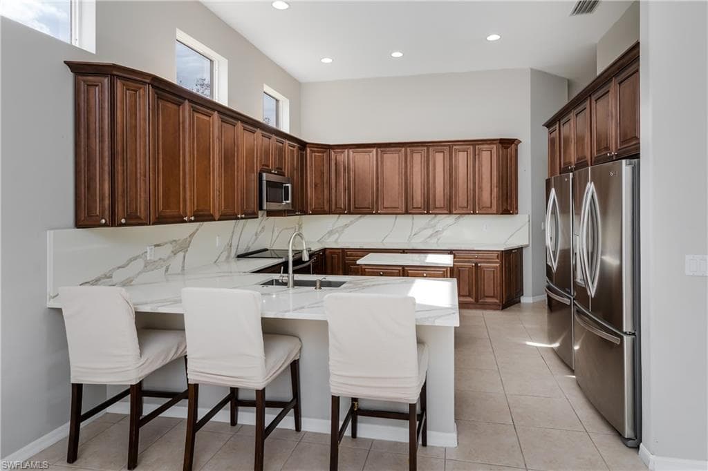 510 13th St NW, Naples, FL 34120-8