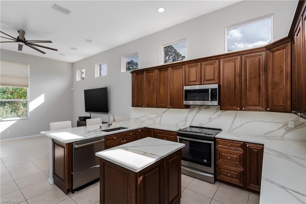 510 13th St NW, Naples, FL 34120-11