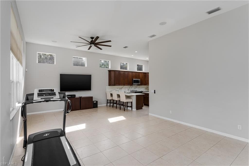 510 13th St NW, Naples, FL 34120-13