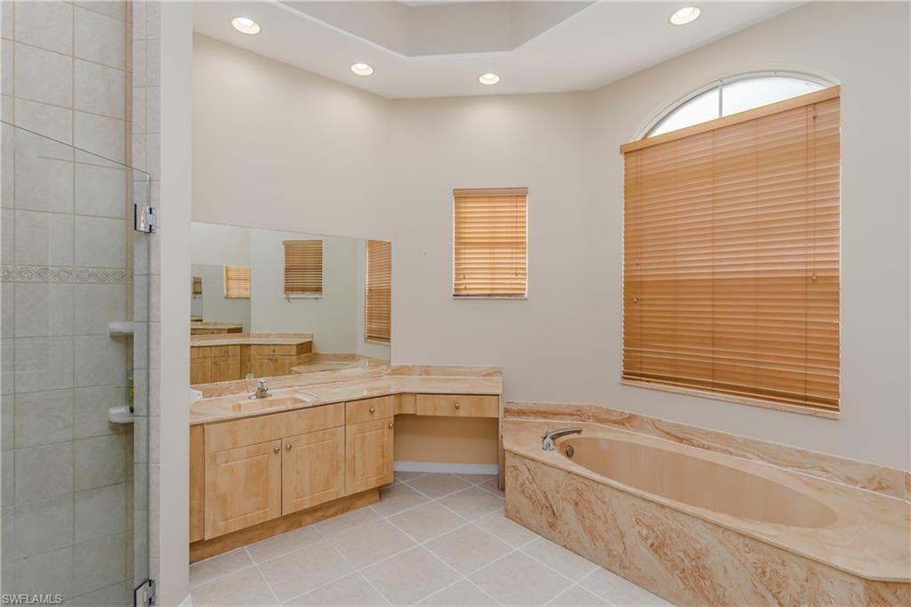 510 13th St NW, Naples, FL 34120-16