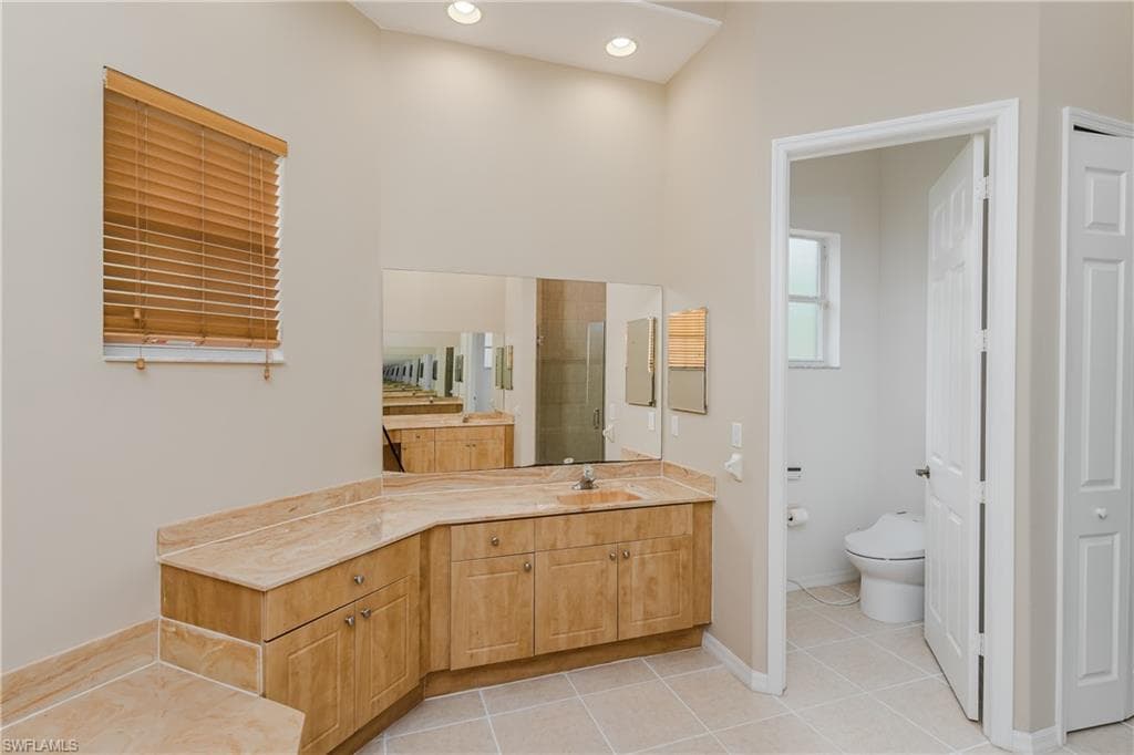 510 13th St NW, Naples, FL 34120-17