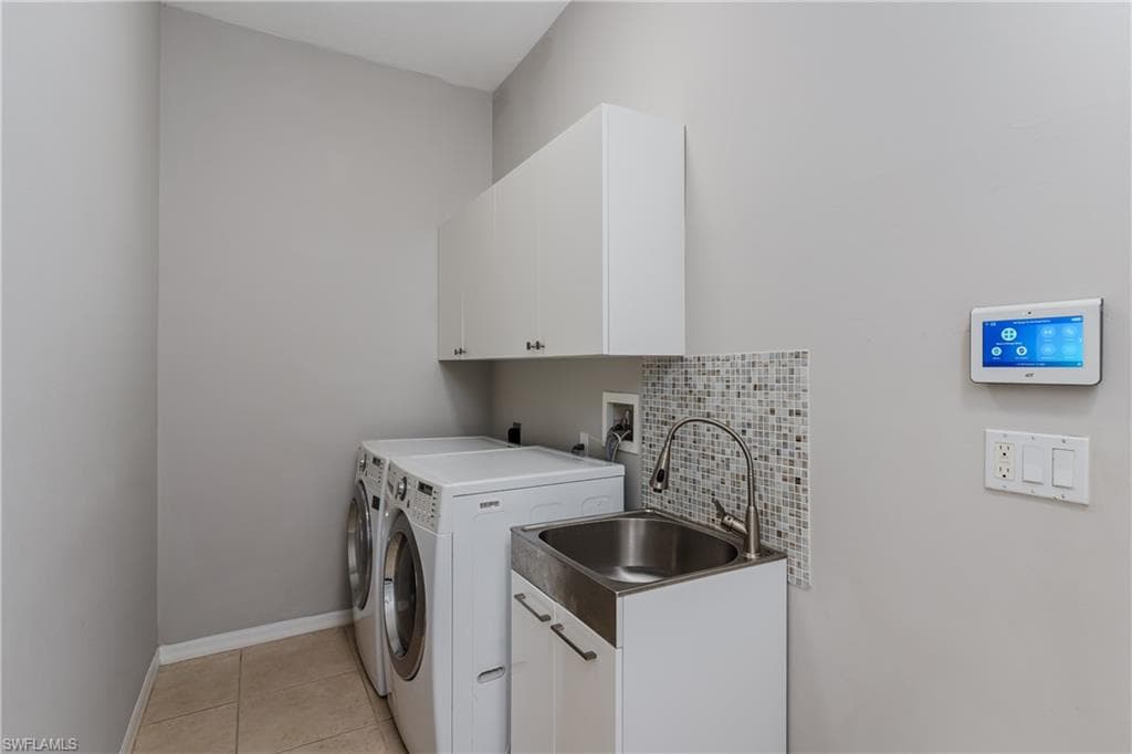 510 13th St NW, Naples, FL 34120-23