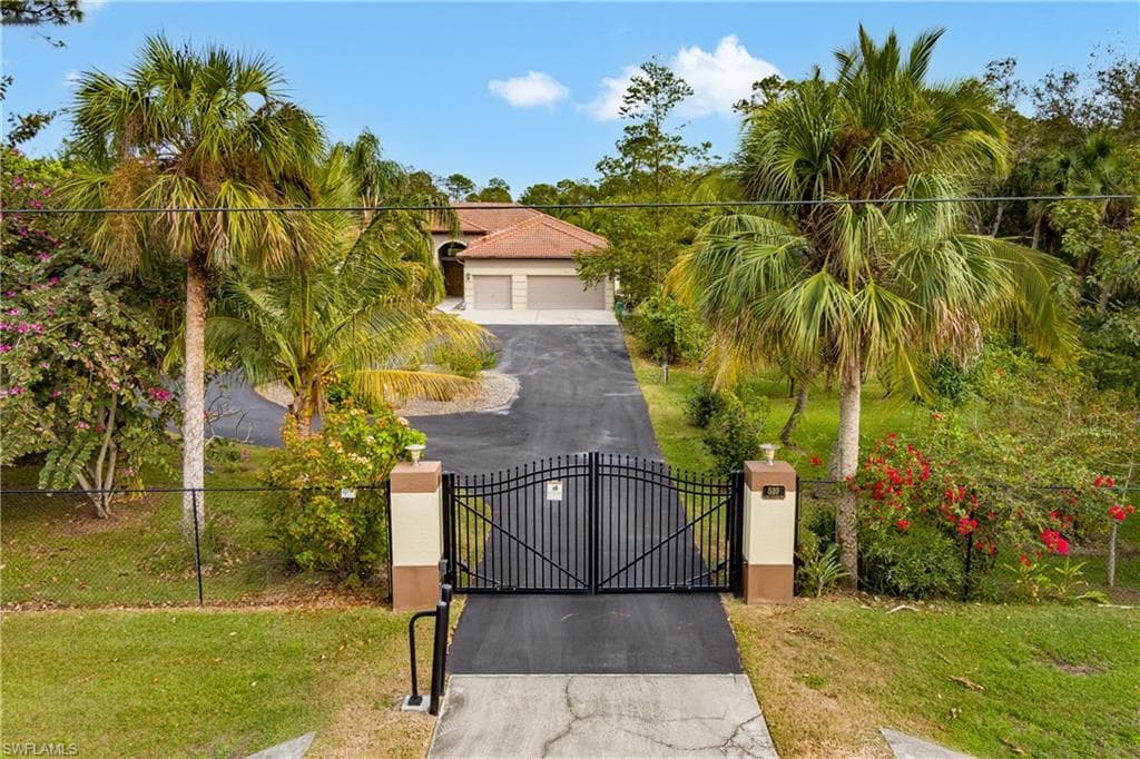 510 13th St NW, Naples, FL 34120-36
