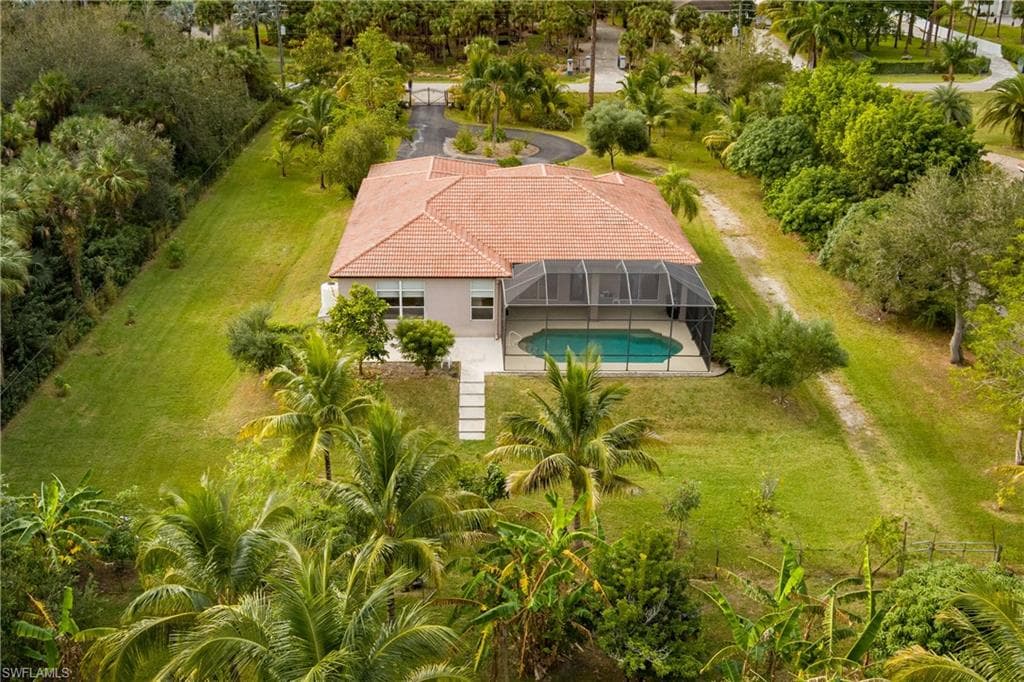 510 13th St NW, Naples, FL 34120-40