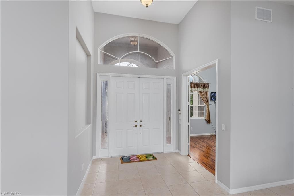 510 13th St NW, Naples, FL 34120-3
