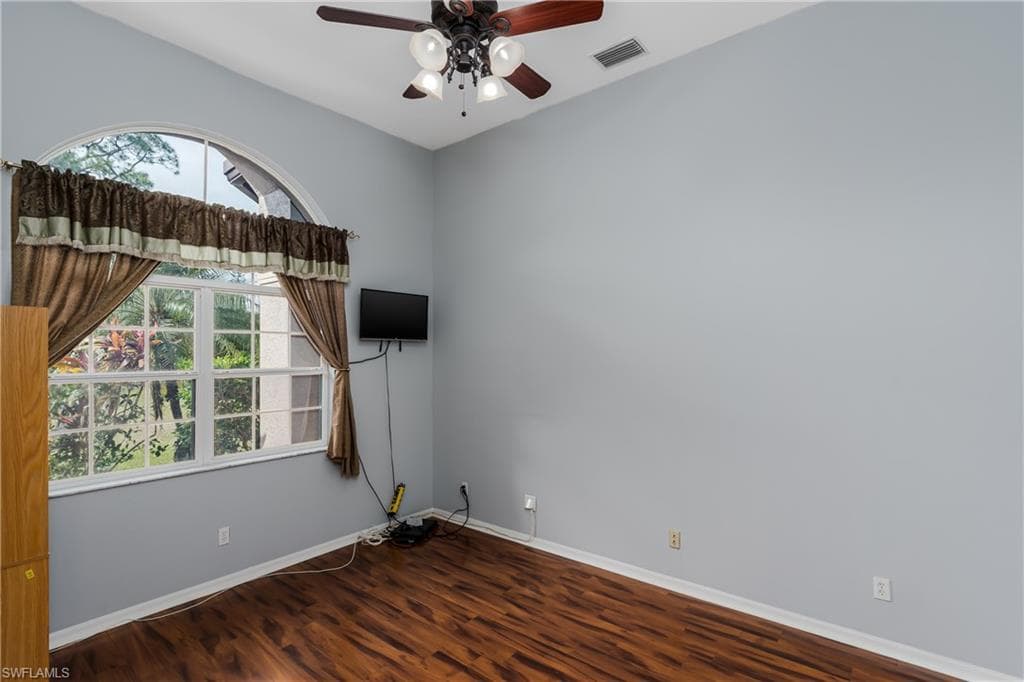 510 13th St NW, Naples, FL 34120-6