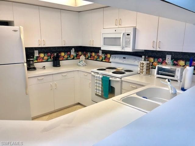 9577 Gulf Shore Dr 304, Naples, FL 34108-9