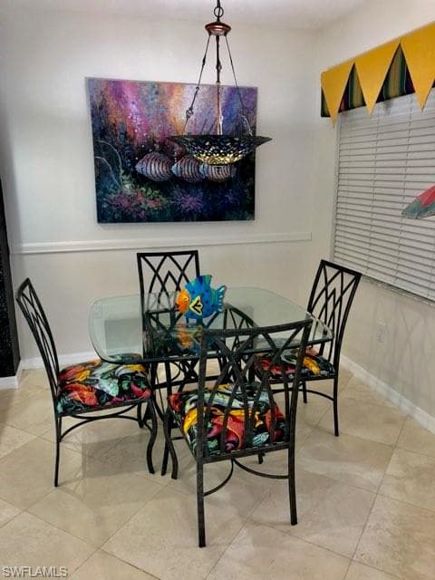 9577 Gulf Shore Dr 304, Naples, FL 34108-10