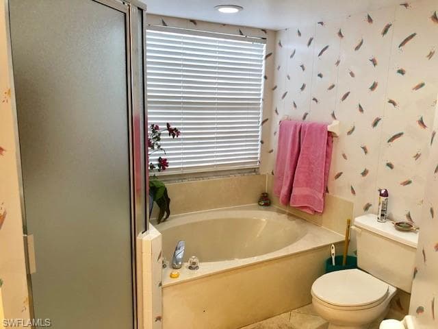9577 Gulf Shore Dr 304, Naples, FL 34108-15