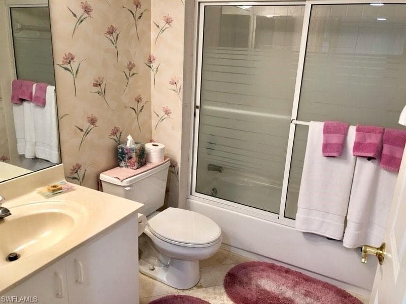9577 Gulf Shore Dr 304, Naples, FL 34108-18