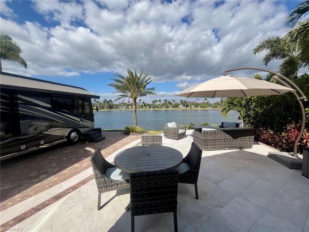 4601 Southern Breeze Dr, Naples, FL 34114-11