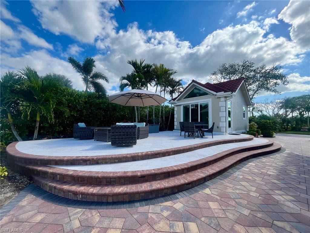 4601 Southern Breeze Dr, Naples, FL 34114-8