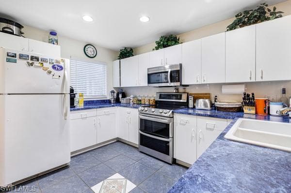 711 12th St NE, Naples, FL 34120-11