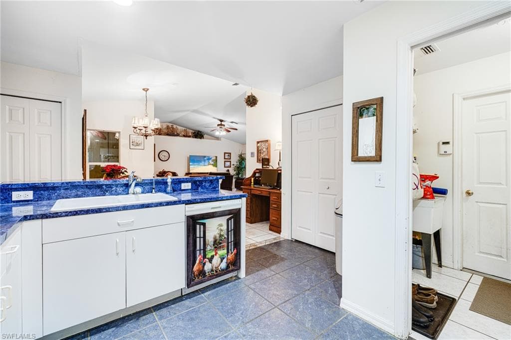 711 12th St NE, Naples, FL 34120-13