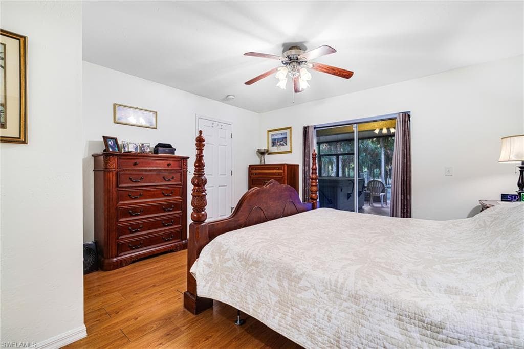 711 12th St NE, Naples, FL 34120-16