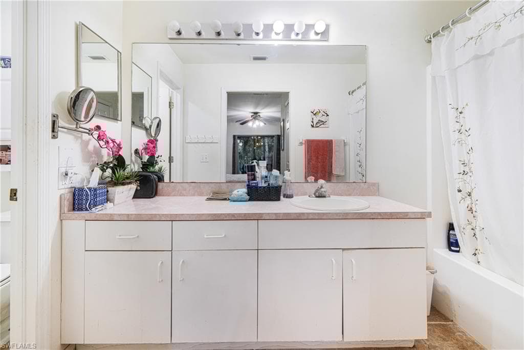 711 12th St NE, Naples, FL 34120-17