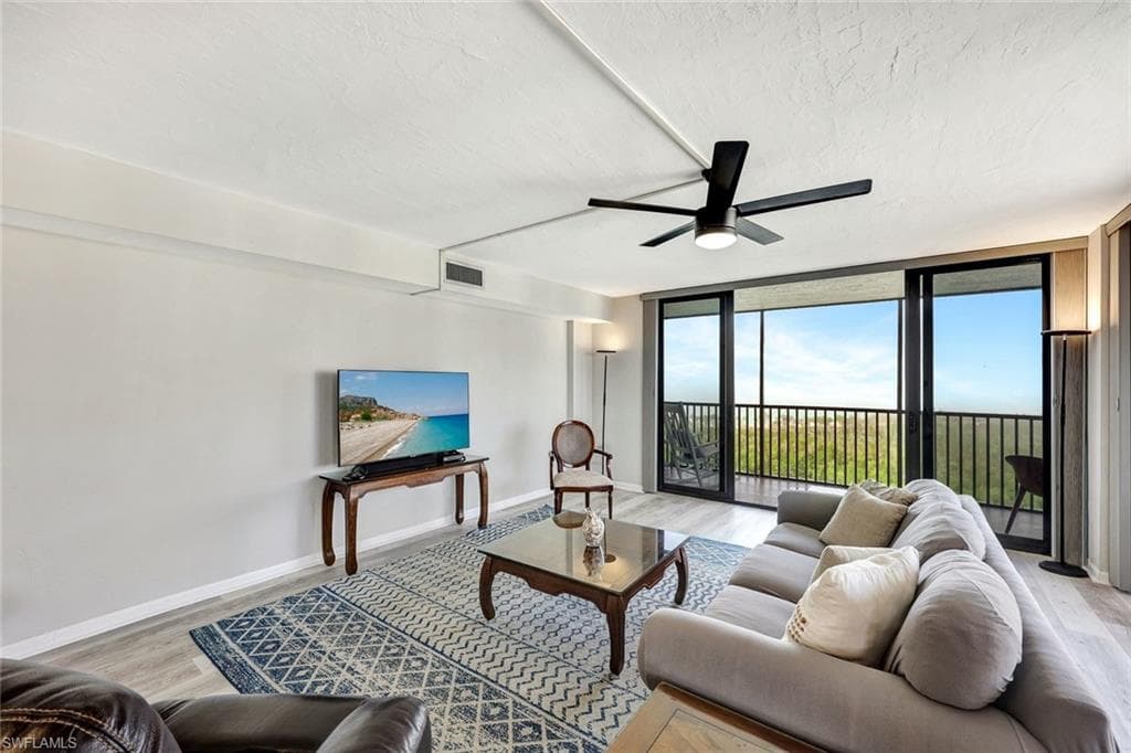 11 Bluebill Ave 1005, Naples, FL 34108-4