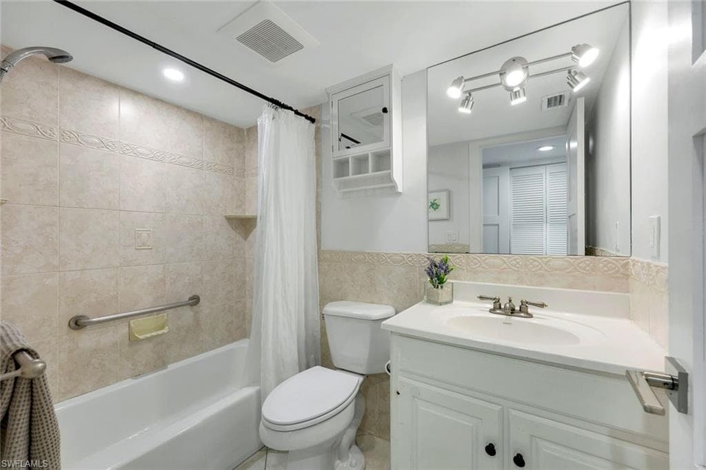 11 Bluebill Ave 1105, Naples, FL 34108-19
