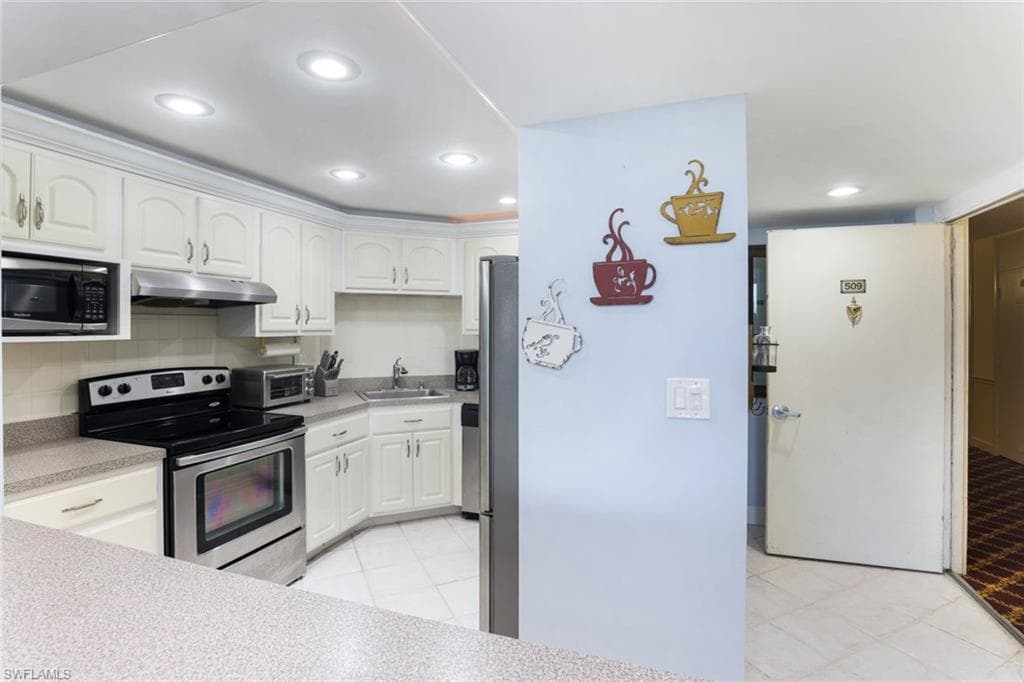 3 Bluebill Ave 509, Naples, FL 34108-9