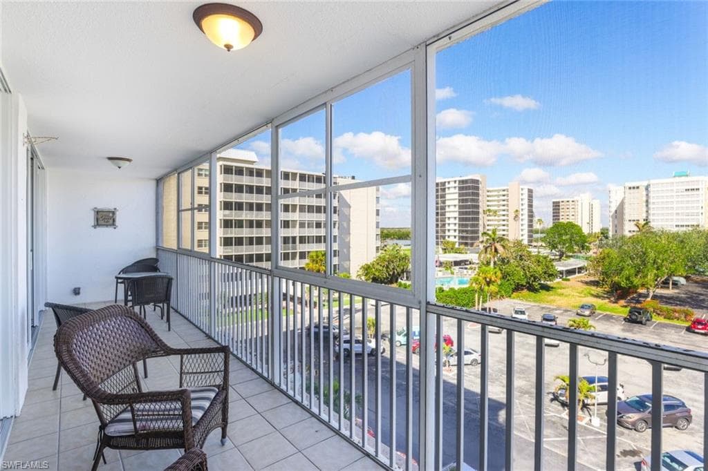 3 Bluebill Ave 509, Naples, FL 34108-18