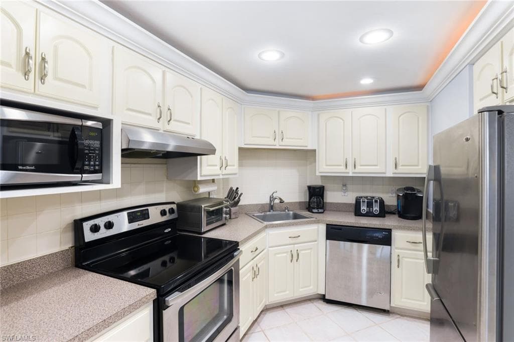 3 Bluebill Ave 509, Naples, FL 34108-7