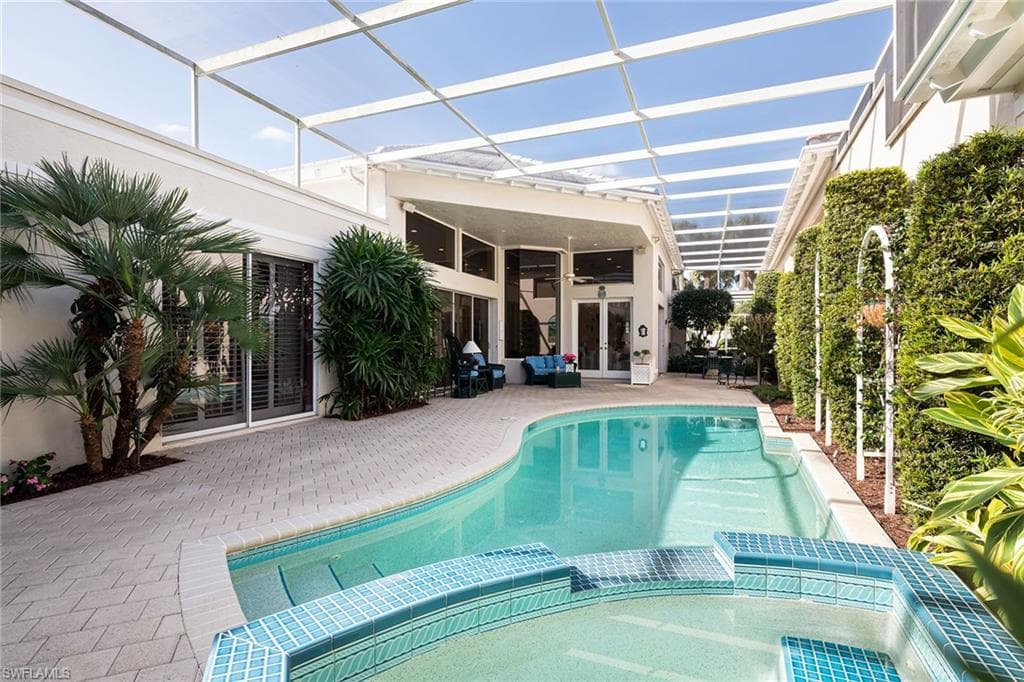 7815 Cocobay Ct 24, Naples, FL 34108-28