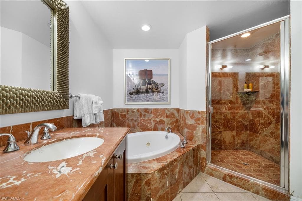 985 Sandpiper St I105, Naples, FL 34102-26