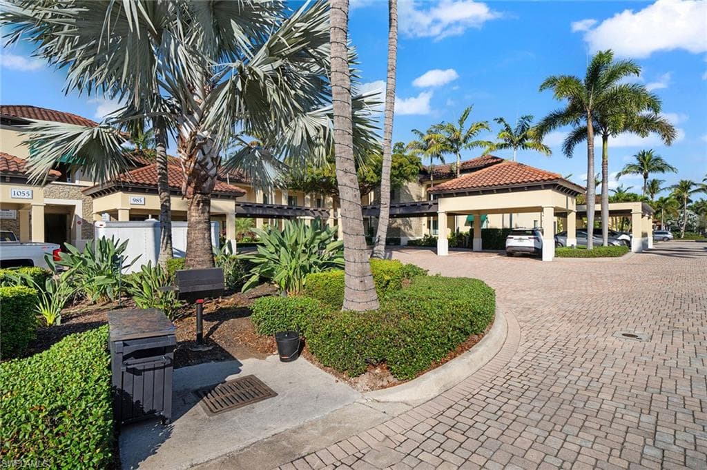 985 Sandpiper St I105, Naples, FL 34102-31