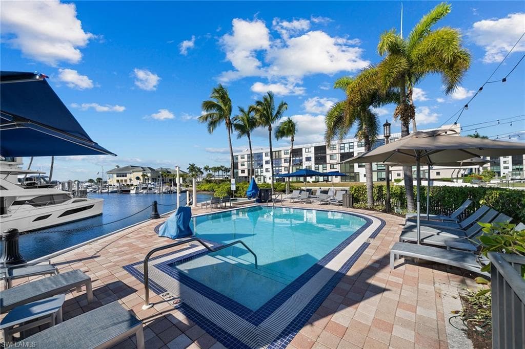 985 Sandpiper St I105, Naples, FL 34102-37