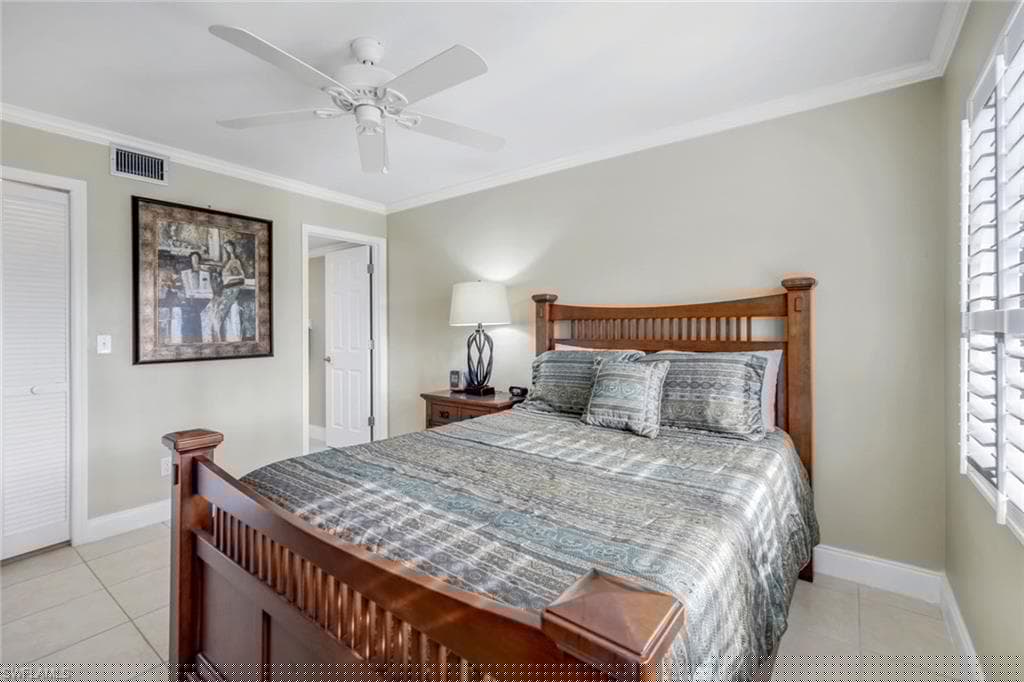 5857 Rattlesnake Hammock Rd 107, Naples, FL 34109-11