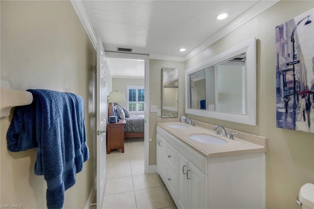 5857 Rattlesnake Hammock Rd 107, Naples, FL 34109-13