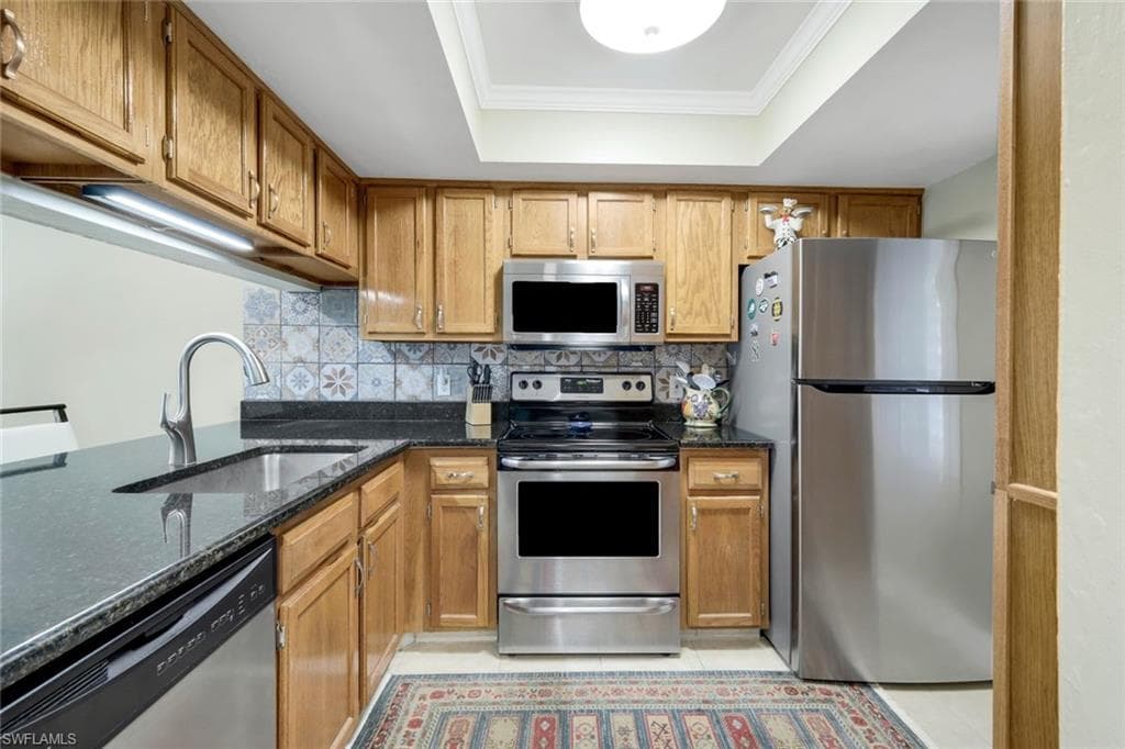 5857 Rattlesnake Hammock Rd 107, Naples, FL 34109-3